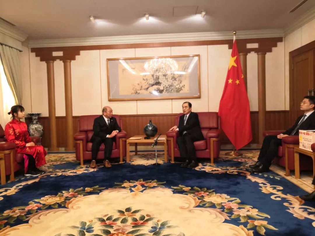 日本旗袍女孩来中国驻日使馆了:转交募集善款