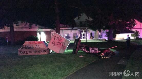 美《独立宣言》起草人中招后 华盛顿雕像也被推倒