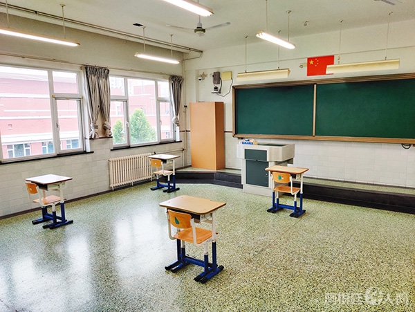 记者探访:北京高考考点防疫物资已就位 备用考场最多坐9人