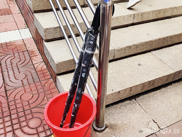 记者探访:北京高考考点防疫物资已就位 备用考场最多坐9人