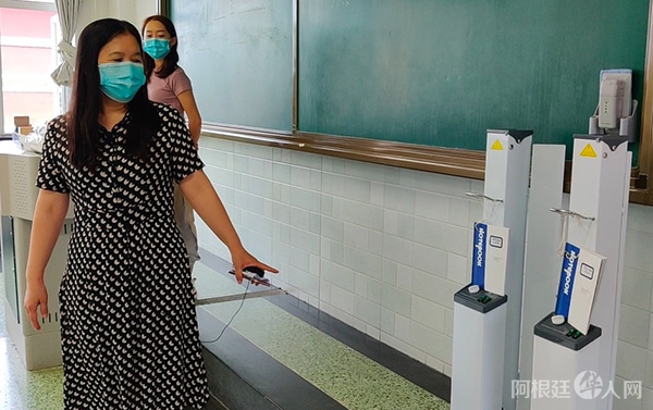 记者探访:北京高考考点防疫物资已就位 备用考场最多坐9人