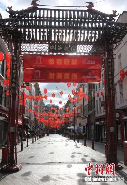 资料图:2020年3月,伦敦“唐人街”关门闭户,街上空无一人。中新社记者 张平 摄 资料图:2020年3月,伦敦“唐人街”关门闭户,街上空无一人。中新社记者 张平 摄
