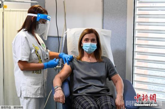 资料图:意大利进行新冠肺炎疫苗接种。 资料图:意大利进行新冠肺炎疫苗接种。