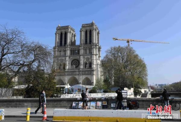 当地时间4月4日，法国处于复活节假期期间，而巴黎处于“封城”中。 中新社记者 李洋 摄