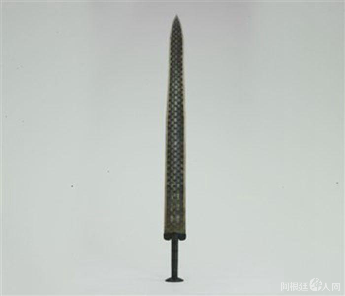 越王勾践剑。图片来源：湖北省博物馆官方网站