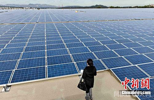 资料图:美国加州旧金山日落区太阳能发电项目。 资料图:美国加州旧金山日落区太阳能发电项目。