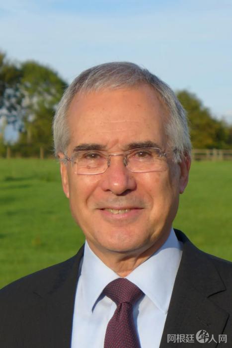 图为伦敦政治经济学院格兰瑟姆气候变化与环境研究所所长尼古拉斯·斯特恩勋爵(Lord Nicholas Stern)。本人供图 点击进入下一页