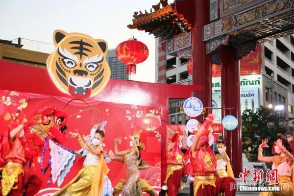 资料图:2022年1月29日,“点亮耀华力”春节灯光展在泰国曼谷唐人街举行。中新社记者 王国安 摄 资料图:2022年1月29日,“点亮耀华力”春节灯光展在泰国曼谷唐人街举行。中新社记者 王国安 摄