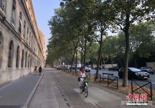 资料图:法国街头 资料图:法国街头