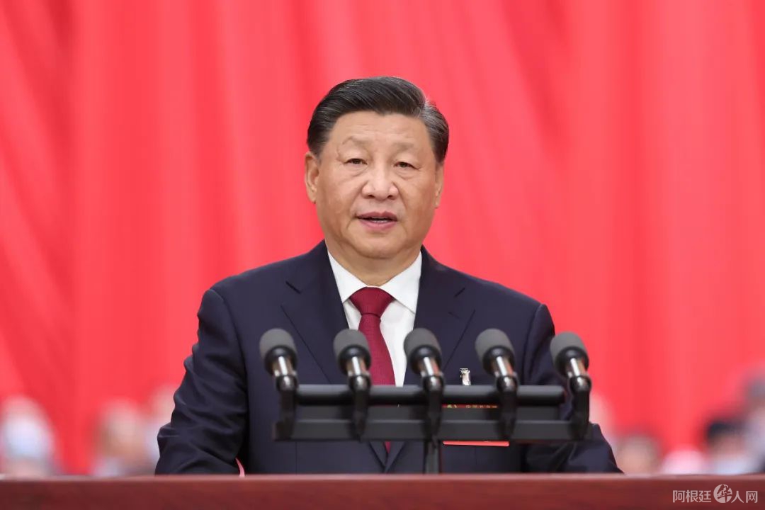 10月16日，中国共产党第二十次全国代表大会在北京人民大会堂开幕。习近平代表第十九届中央委员会向大会作报告。新华社记者 姚大伟 摄