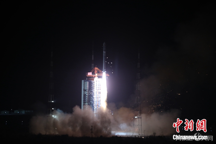 12月9日2时31分，中国成功发射高分五号01A卫星。郑斌 供图