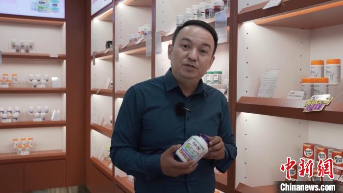 新疆合创美新科技发展有限公司董事长再杜拉·图尔松 冀江彤 摄 新疆合创美新科技发展有限公司董事长再杜拉·图尔松 冀江彤 摄