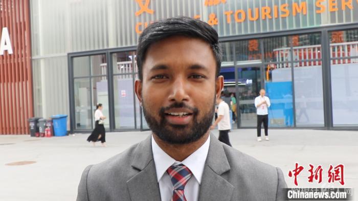 斯里兰卡驻华使馆代表Sarindu Witharana