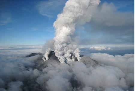 科学家称日本可能百年内毁于火山爆发 居民全丧生