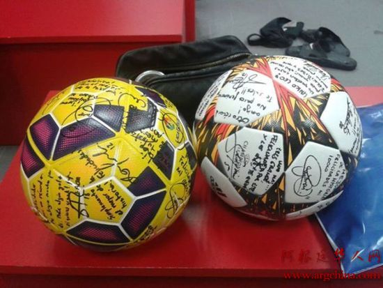 梅西收藏两场比赛用球