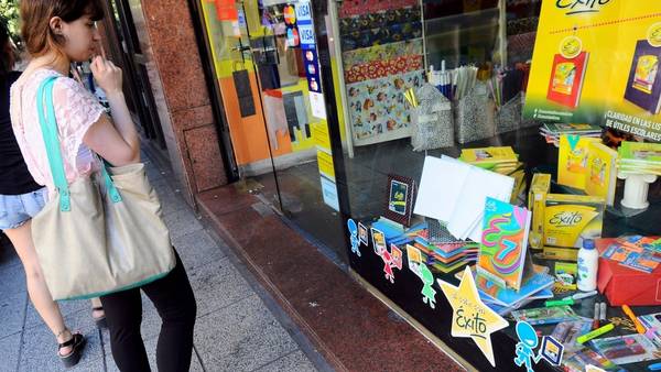 Vidrieras-valores-avenida-Santa-Fe_CLAIMA20150315_0031_27.jp