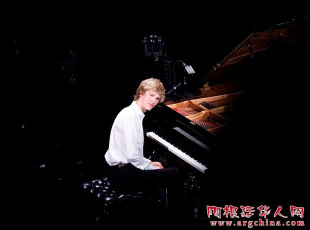 jan-lisiecki-at-the-bristol-proms3-1375133221-view-0.jpg