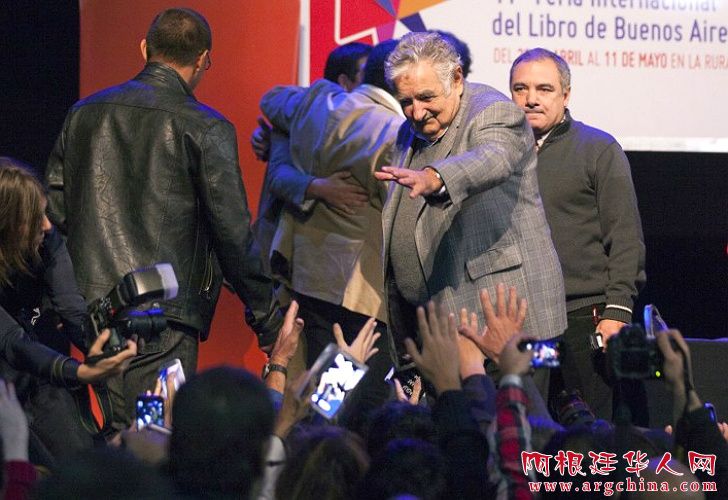0504_pepe_mujica_feria_libro_cristina_afp_g.jpg_1853027552.jpg