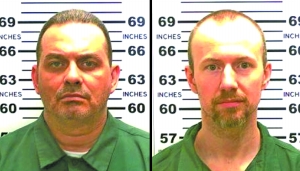 越狱的两名谋杀犯是48岁的理查德·马特（左）和34岁的大卫·斯威特（右）。