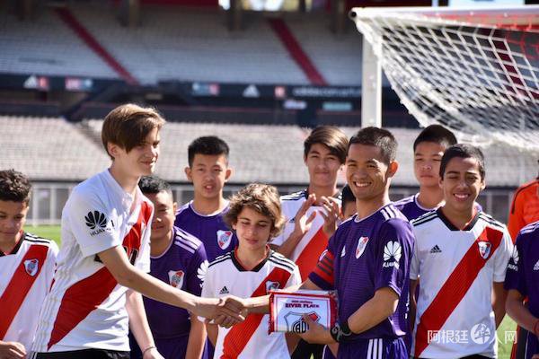 1538964010166897.jpg 22.jpg