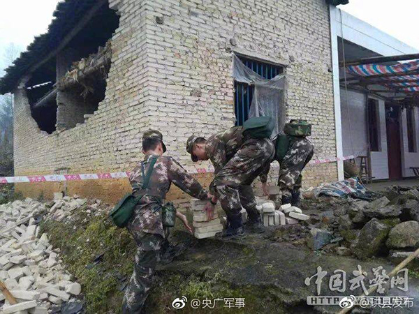 0450505260.jpg 2019%2F01%2F04%2Fe4cf0f0adfc141d8a5b6e9caa2a20fde.jpg