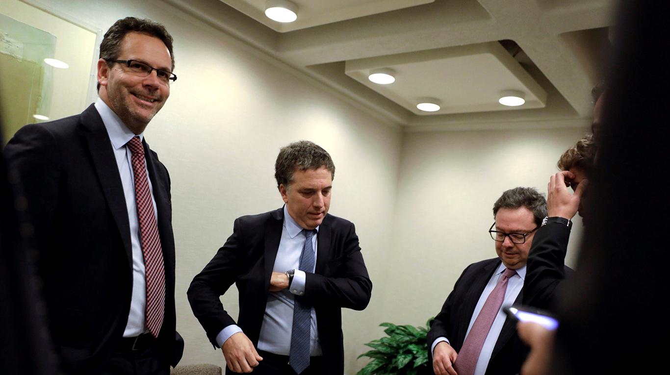 2193917019.jpg 21.jpg