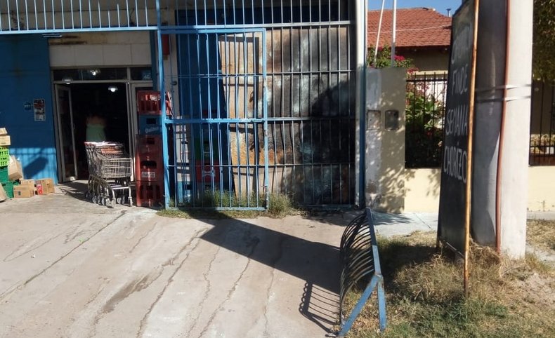 2376865856.jpg 11.jpg