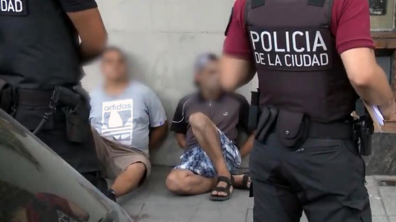 2337959852.jpg 21.jpg