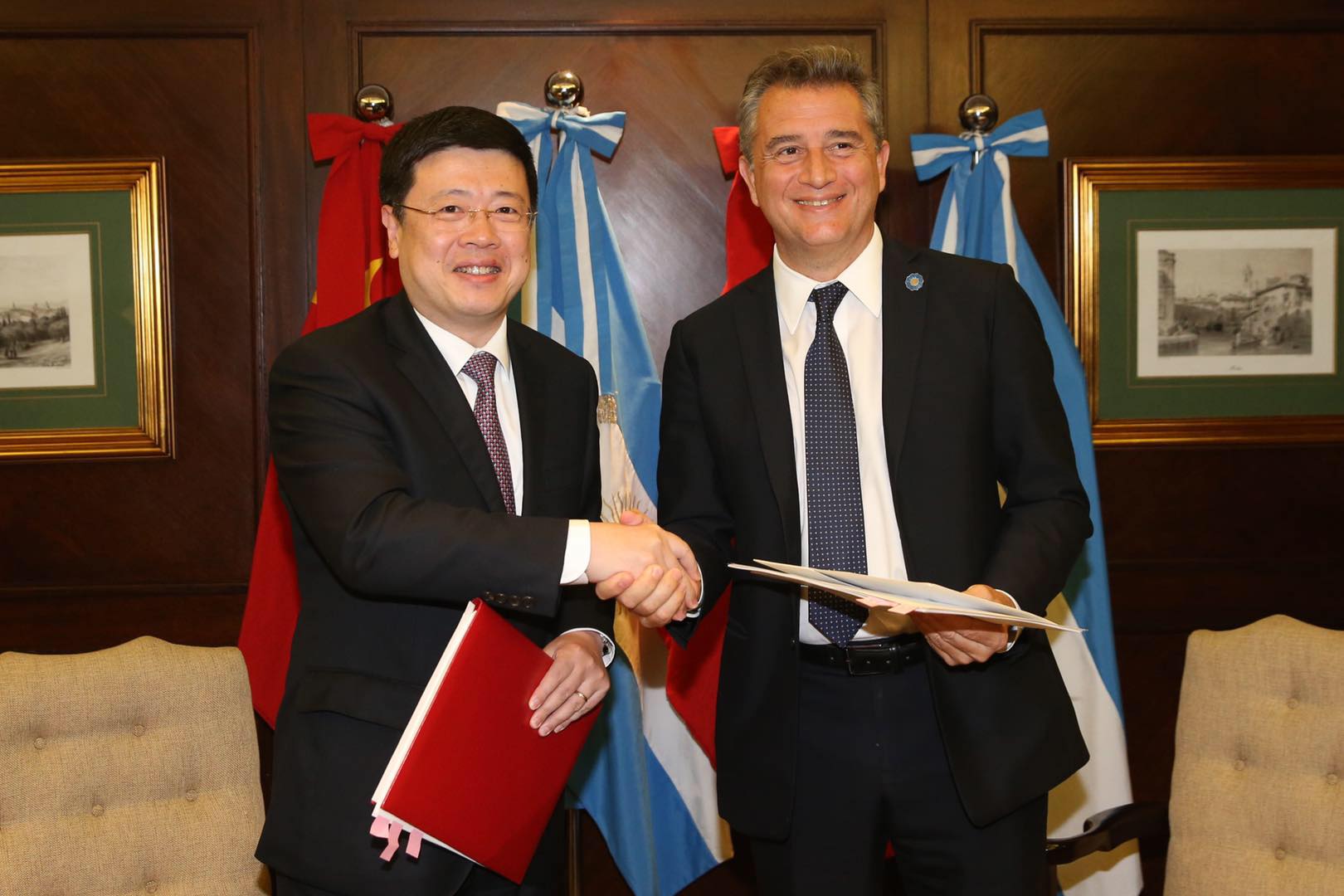 2199943368.jpg W020190320349477694147.jpg