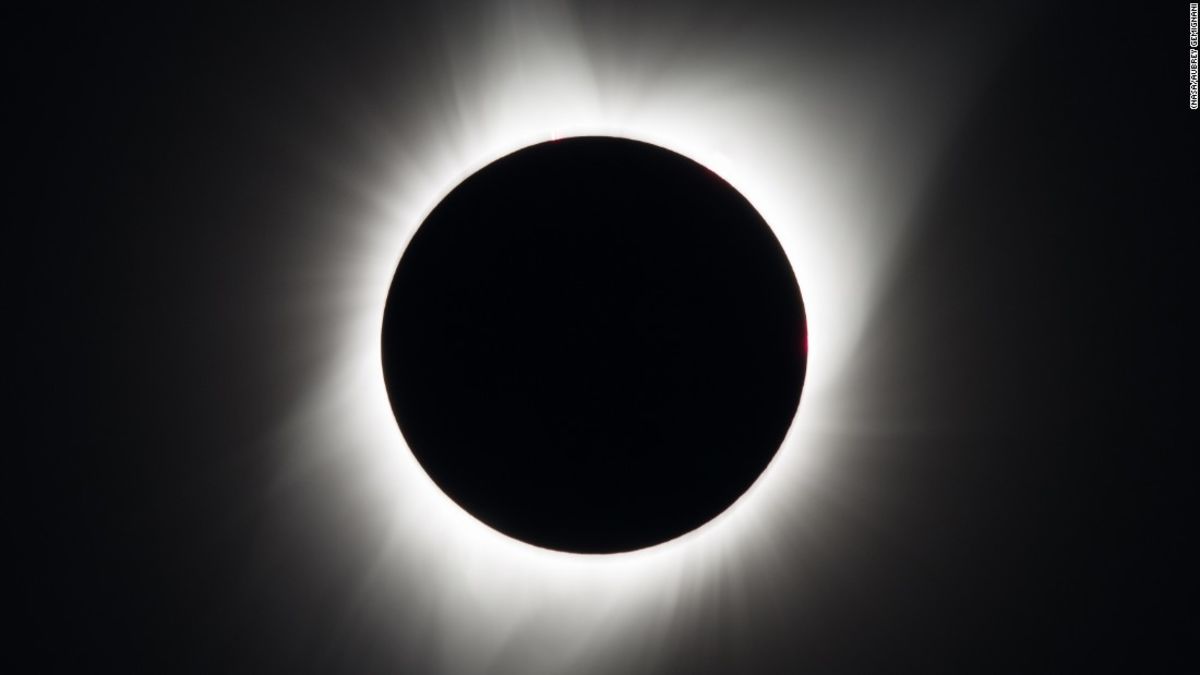 2777861518.jpg http___cdn.cnn.com_cnnnext_dam_assets_170821134832-13-eclipse-0821-totality-super-tease.jpg