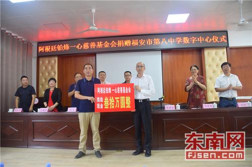 1348154484.jpg bc5ff41d3eb81e93f0ad28_small.jpg