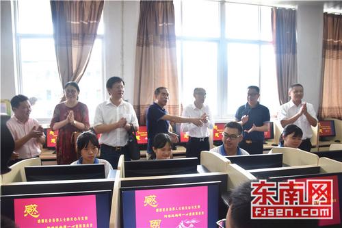 1399991984.jpg bc5ff41d3eb81e93f14230_small.jpg