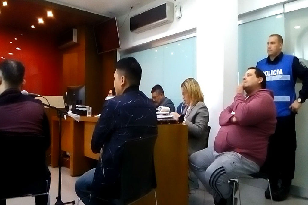 2468715518.jpg 11.jpg