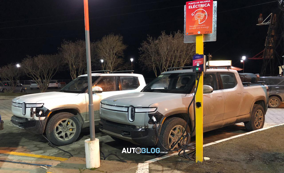 0779077763.jpg RIVIAN0 (1).jpg