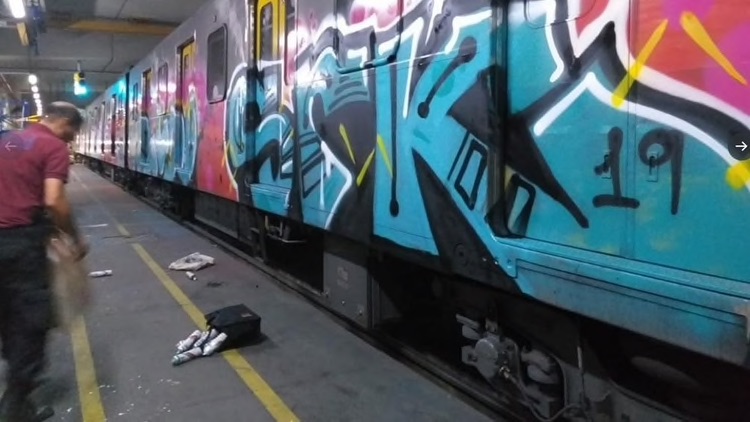 2675112544.jpg B7W6M6R23BEXPF226CTBIEB6EE.jpg