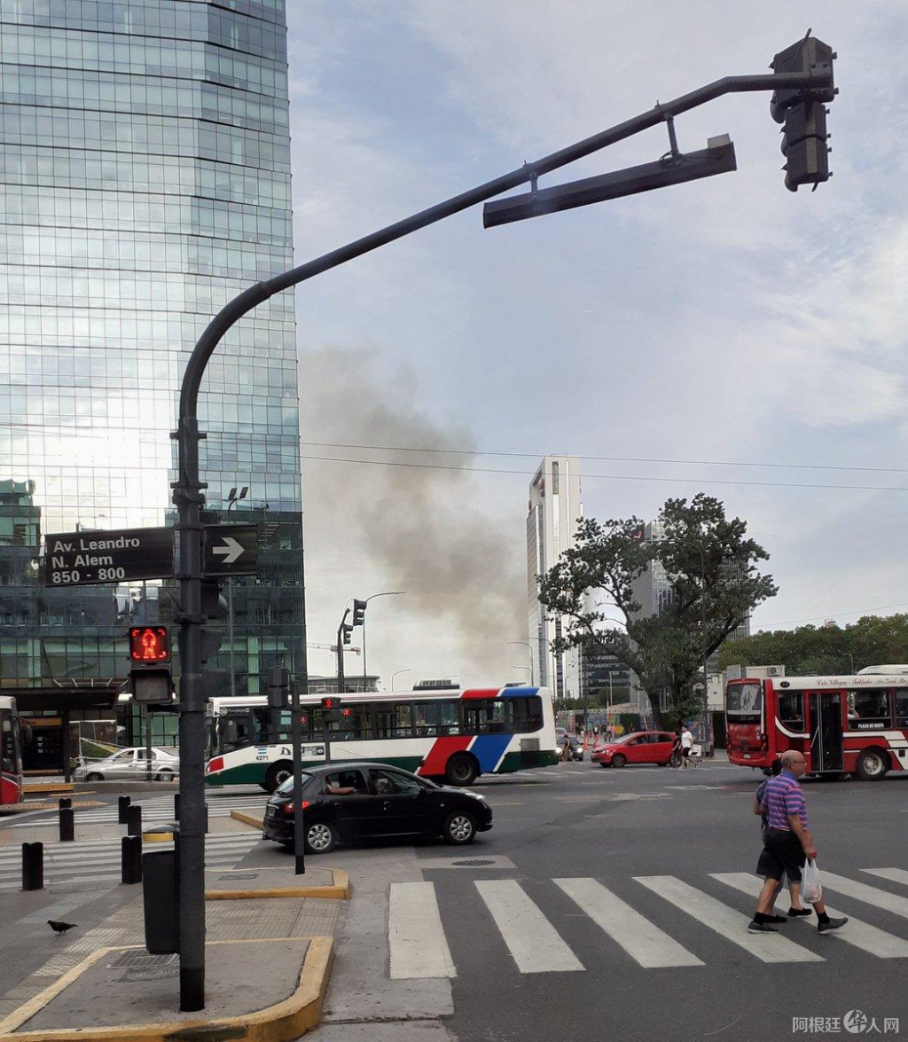 5e1ba19bbb63a_foto_incendio_1 5e1ba19bbb63a_foto_incendio_1