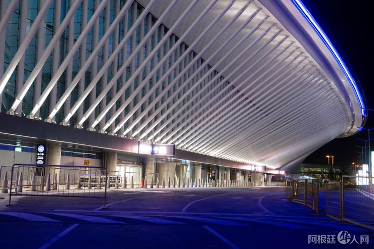 3222297w740 3222297w740