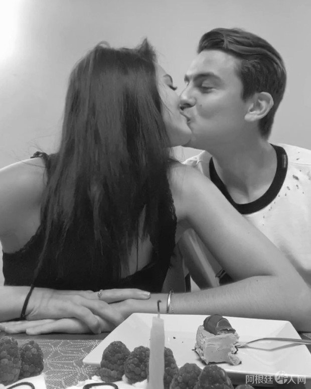 68f79e04j00q9mrqd001tc000h800ljc