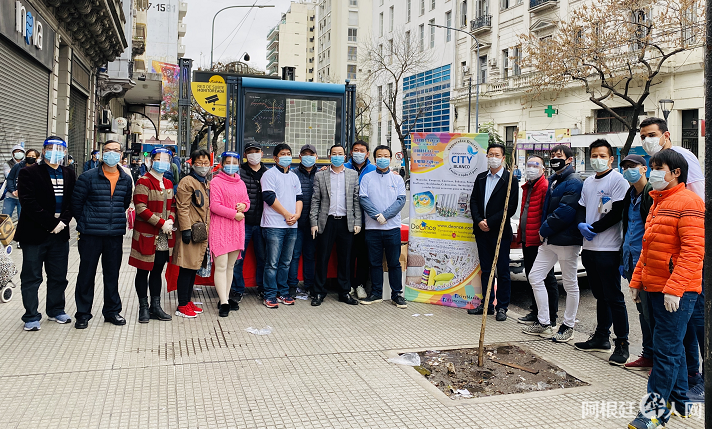 旅阿侨企在Once区福旺超市捐赠防疫物资 旅阿侨企在Once区福旺超市捐赠防疫物资