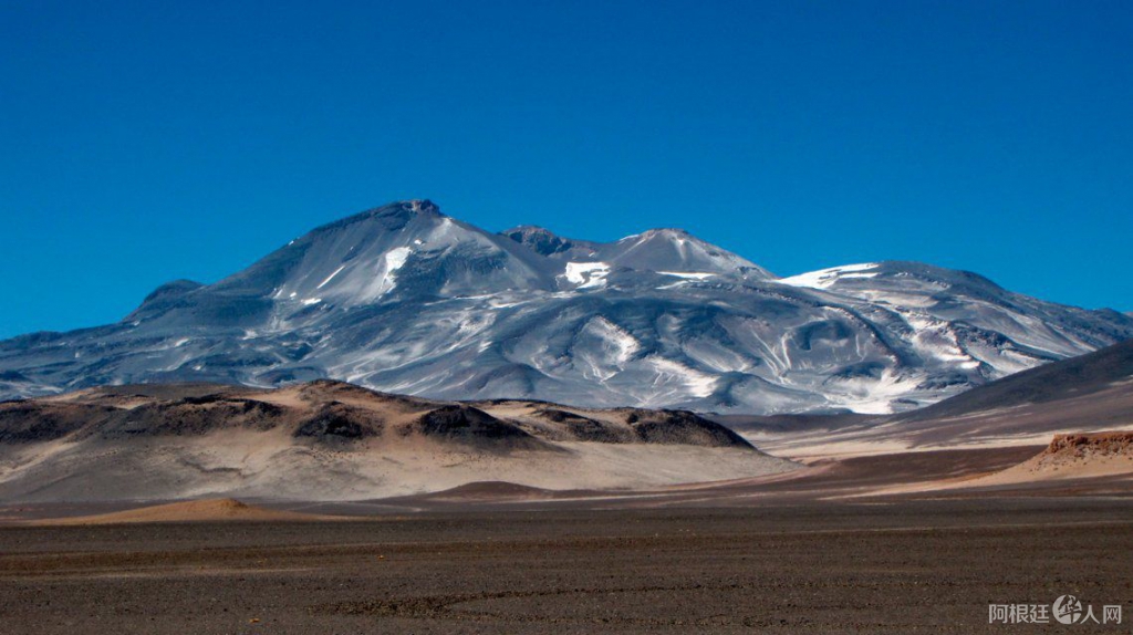 volcan-ojos-del-salado volcan-ojos-del-salado