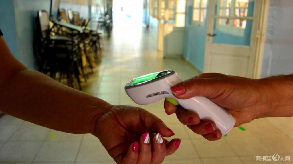 coronavirus-argentina-clases-temperaturajpg