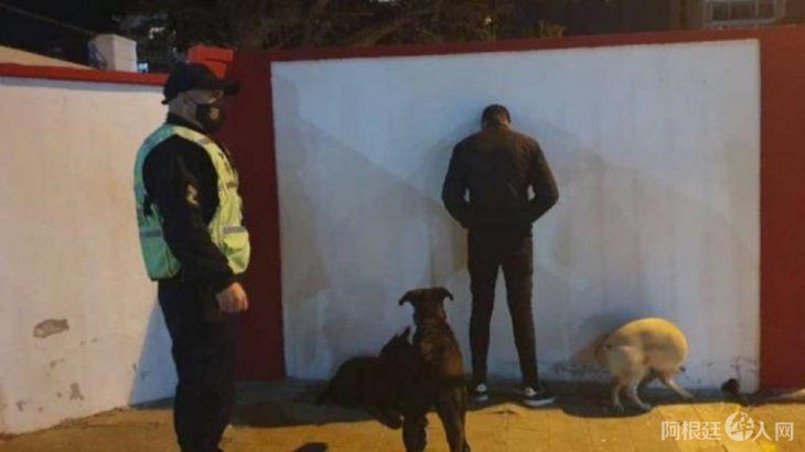 mozo-comodoro-rivadaviajpg