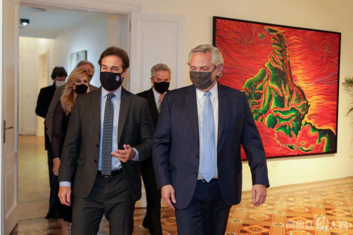 alberto-fernandez-y-luis-lacalle-pou-olivos-1jpeg alberto-fernandez-y-luis-lacalle-pou-olivos-1jpeg