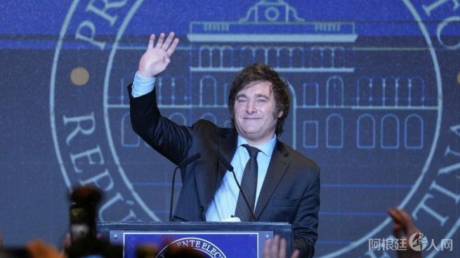 milei-foto-triunfojpg-2