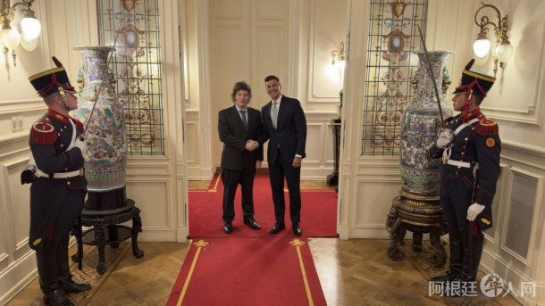 javier-milei-santiago-penajpeg