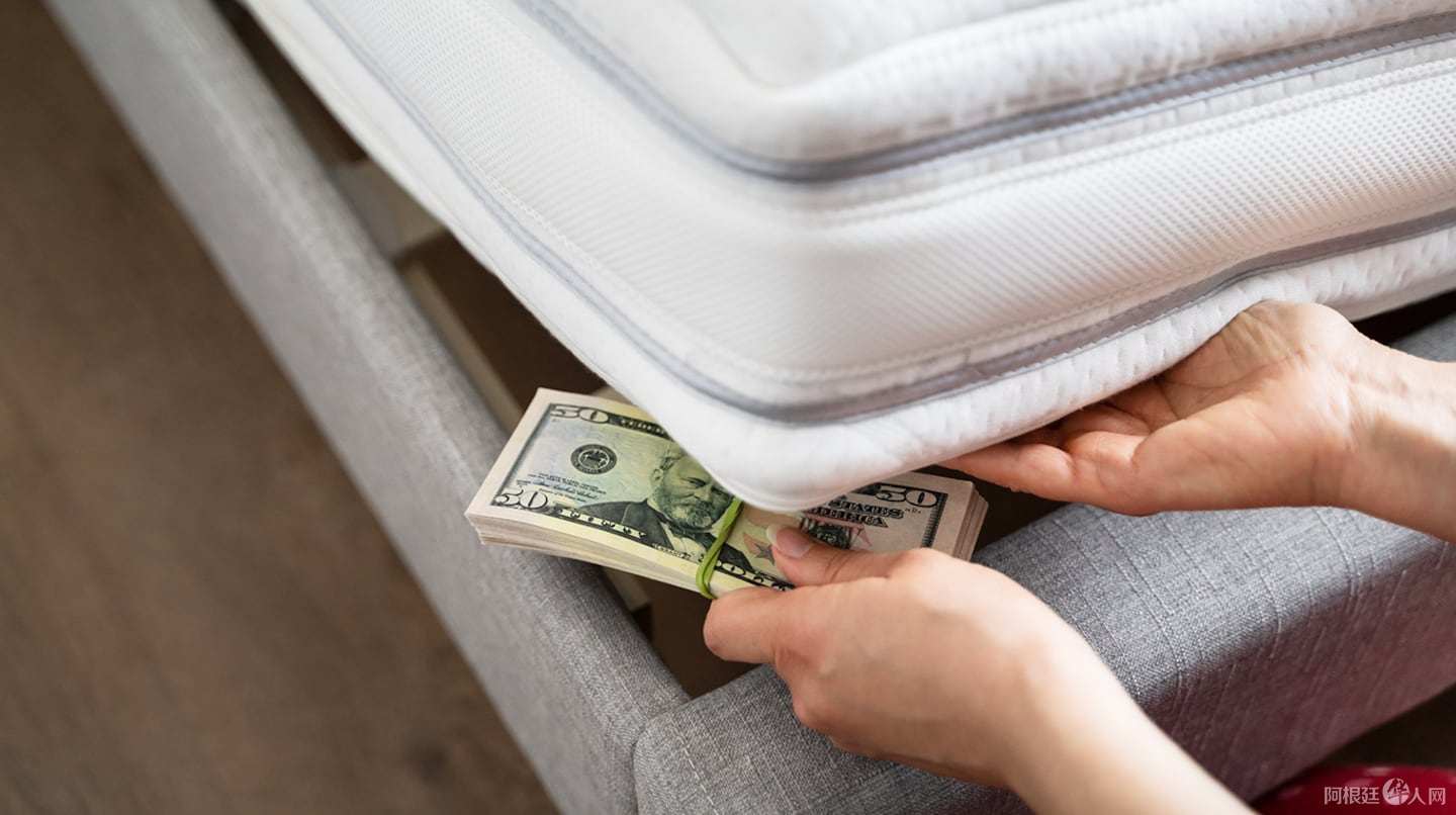 el-gobierno-busca-que-los-argentinos-ingresen-al-sistema-formal-sus-dolares-del-colchon-foto-adobe-stock-XTQXLB43TZDIDJ66MVTCI3KR3M