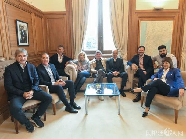 mesa-politica mesa-politica