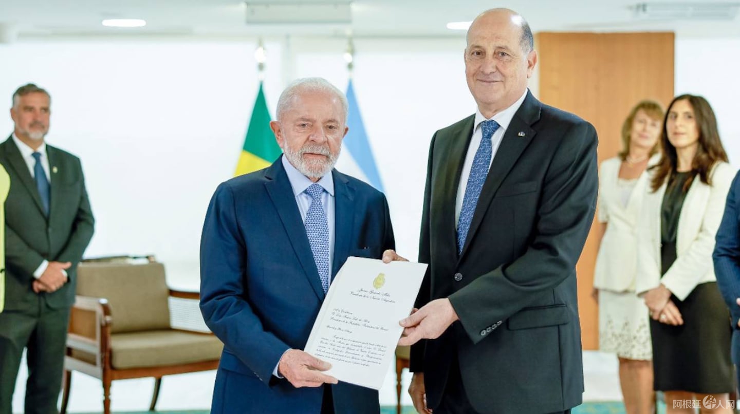 el-embajador-argentino-en-brasil-daniel-raimondi-regreso-al-pais-tras-el-conflicto-entre-javier-milei-y-lula-da-silva-foto-x-argentinaenbras-5B57D7WVABE27M5G6WGZDQYW4Y