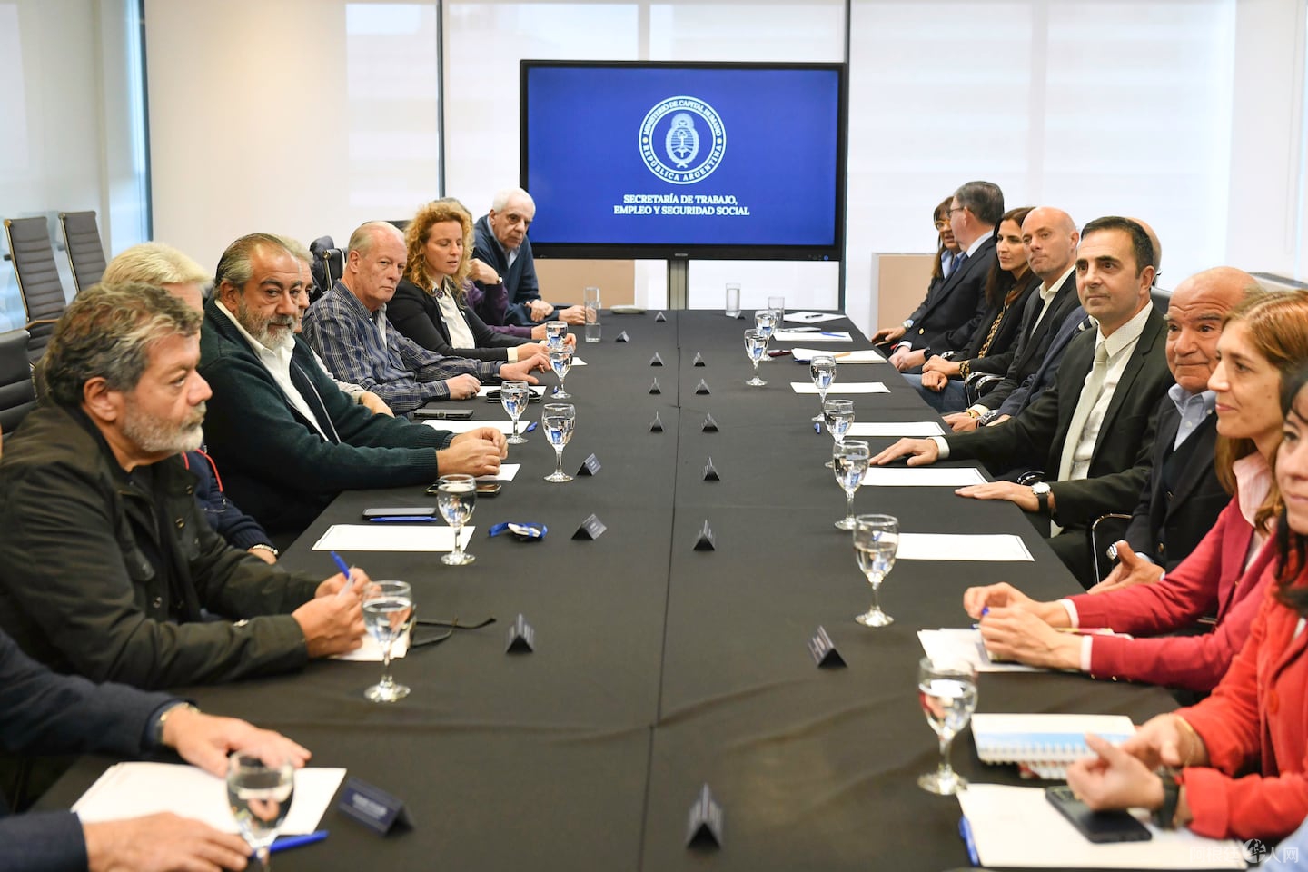 antes-de-debatir-el-salario-minimo-el-gobierno-busca-garantizar-ingresos-de-al-menos-1000000-foto-najuan-vargas-BOUSZGANZBFFDG5RL53NRXKBEI