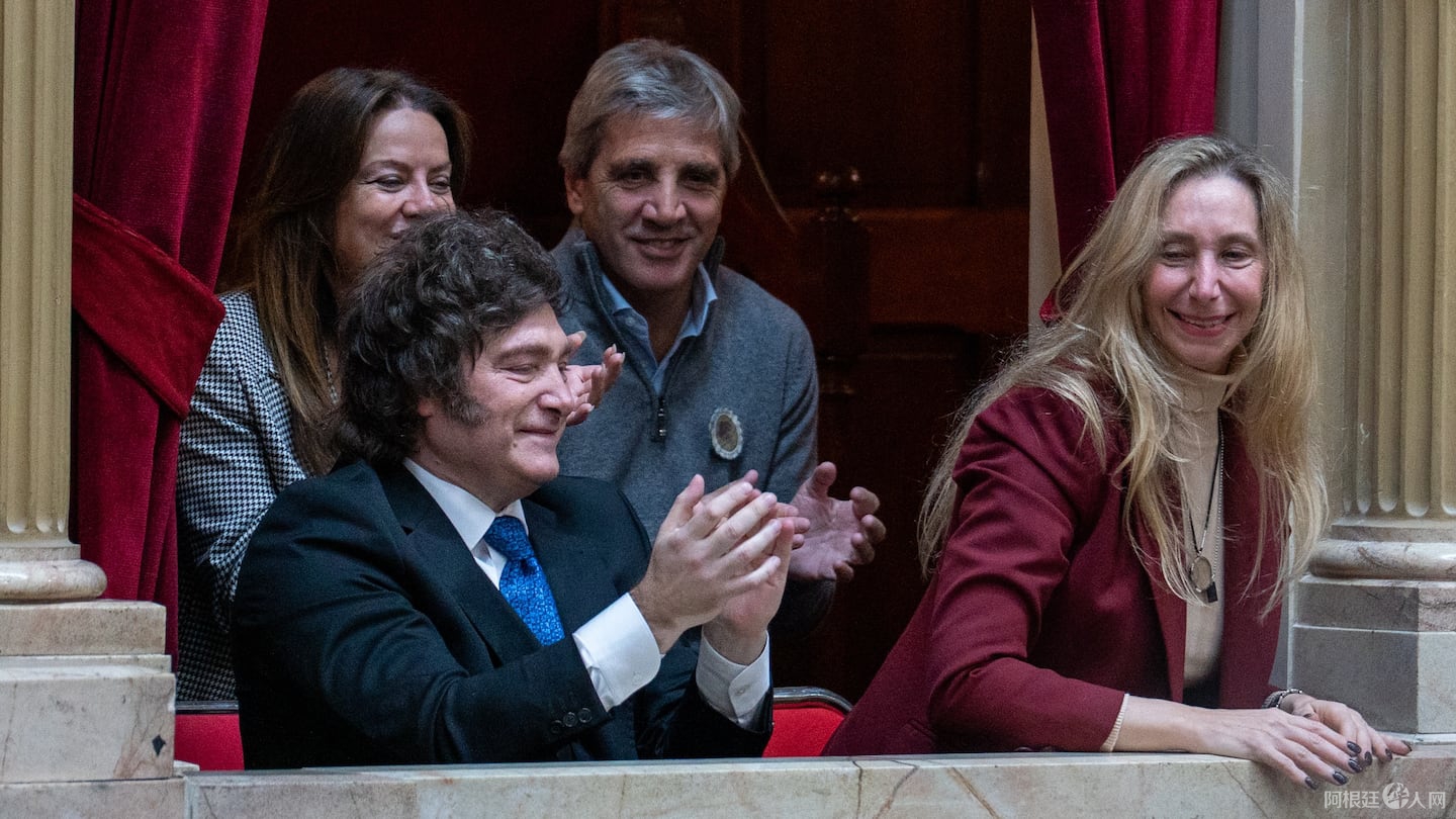 los-hermanos-milei-y-el-ministro-caputo-presentaron-sus-ddjj-foto-agustina-ribotn-XPTTKKMBLZCJNOEE3YAHS46PYM los-hermanos-milei-y-el-ministro-caputo-presentaron-sus-ddjj-foto-agustina-ribotn-XPTTKKMBLZCJNOEE3YAHS46PYM